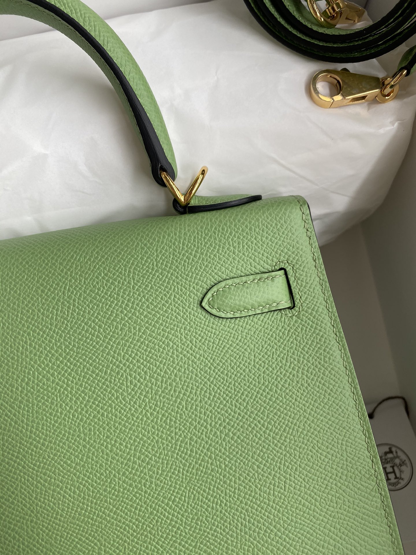 Hermes Kelly 25cm Handbag Shoulder Bag in Green Kiwi Epsom Leather